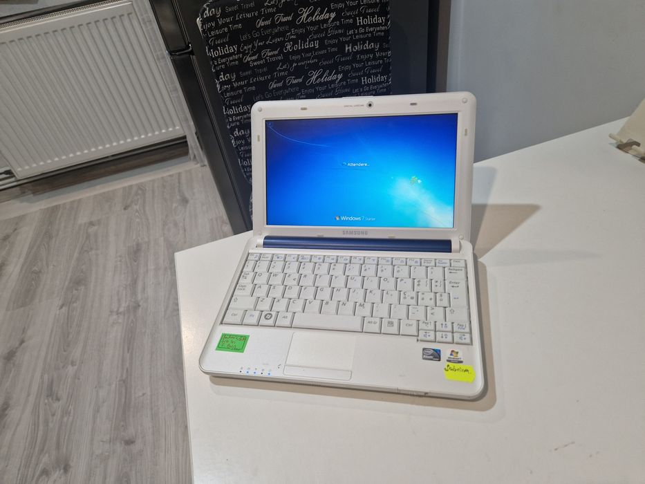 Mini laptop Samsung perfect funcțional