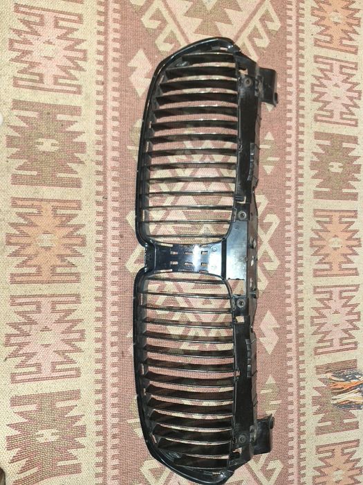 Grilă centrală (nări) BMW Seria 7 E65 / E66 (Pre-Facelift