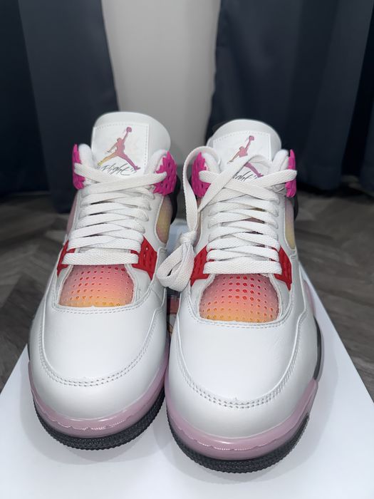 Продавам оригинални Nike Air Jordan 4 Retro Comic  41
