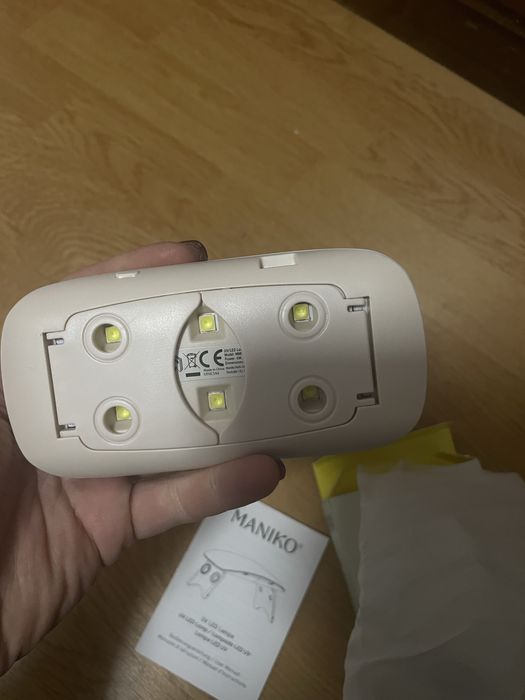 UV/LED лампа за нокти