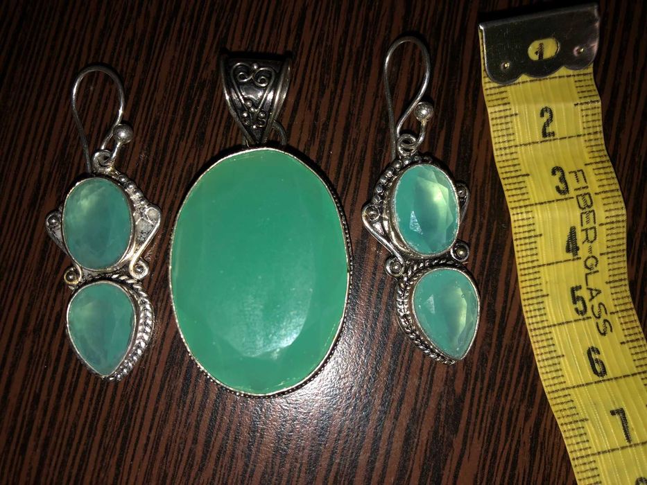 Set cercei și pandantiv din argint cu calcedonia verde, India