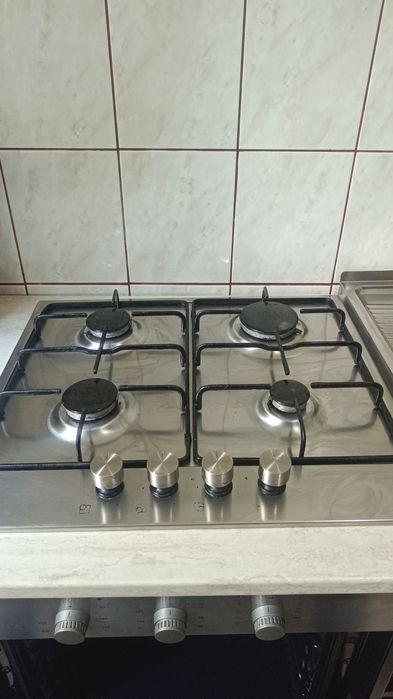 Mobilier de bucătărie în stare perfect buna
