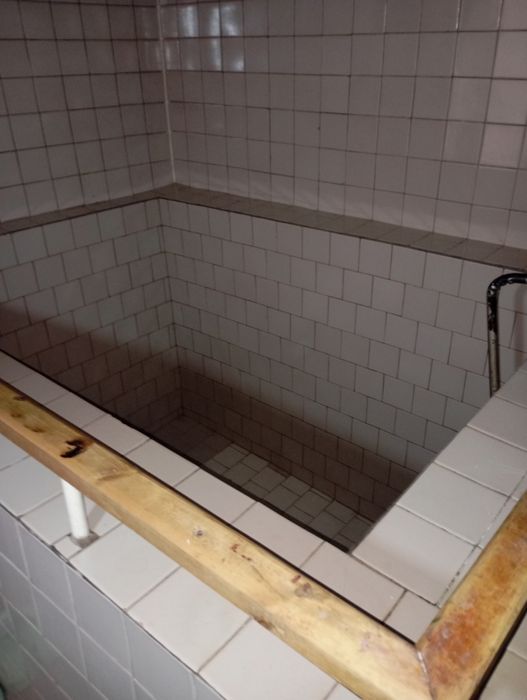 Uy sotiladi 9 xona 18-sotix