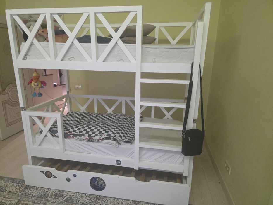 Кровать двухярусная дерево