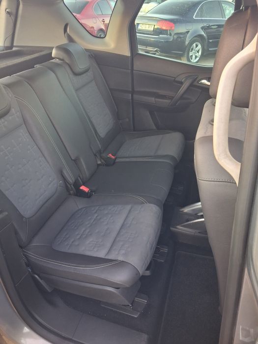 Vând Opel Meriva  2012