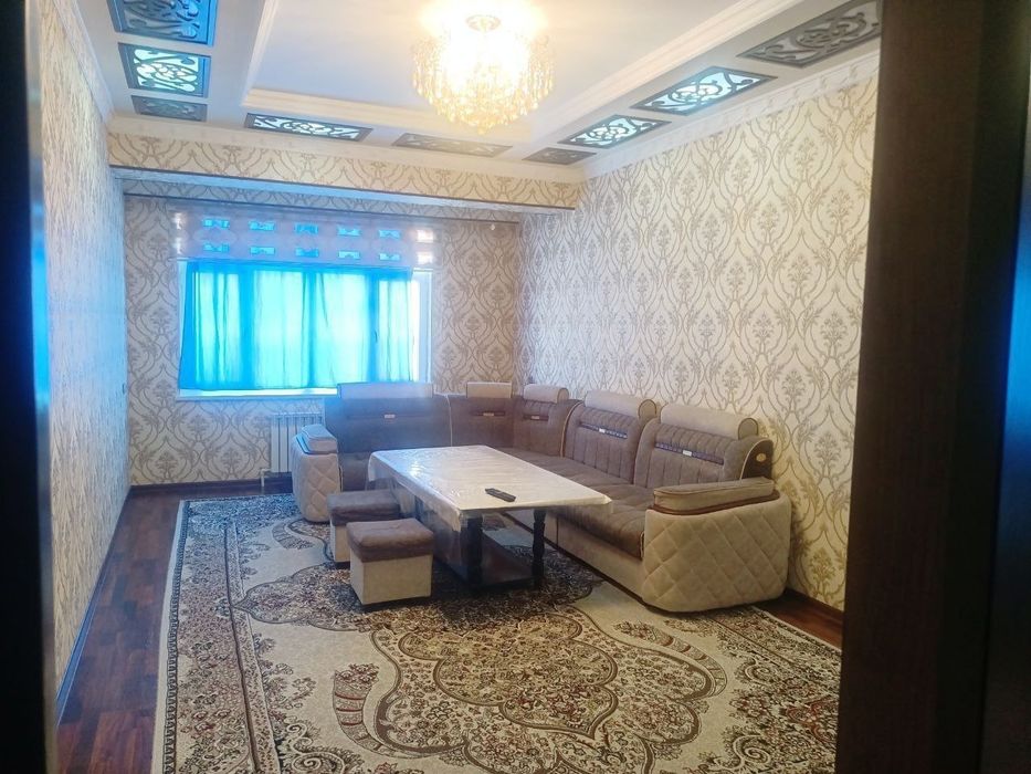 Jizzax Shahar Vokzal ko'chada ikkinchi etaj 3 xonali 120 kv uy sotilad