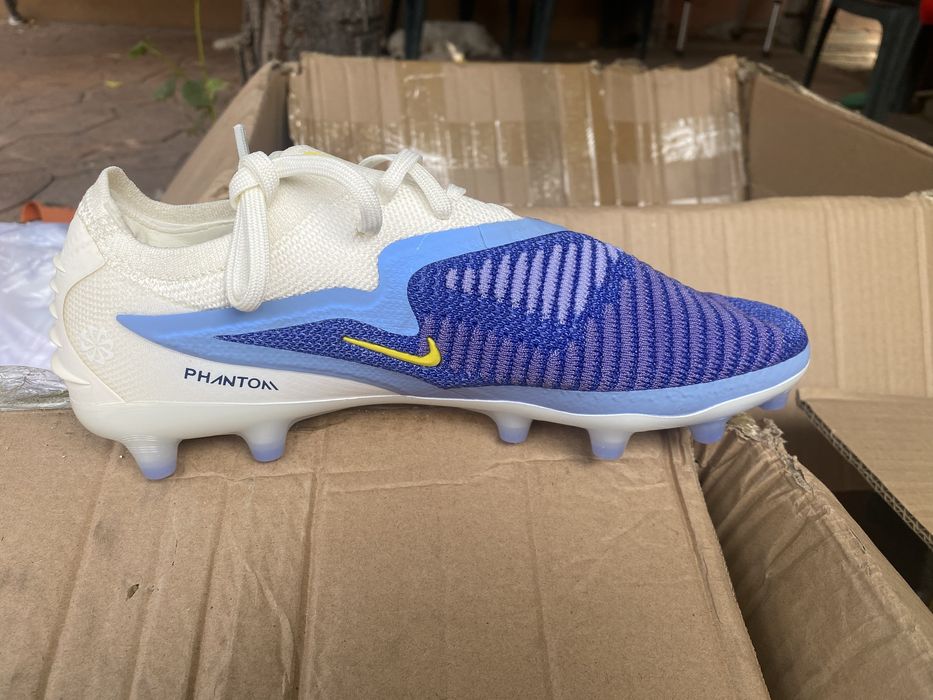 NOU Nike Phantom