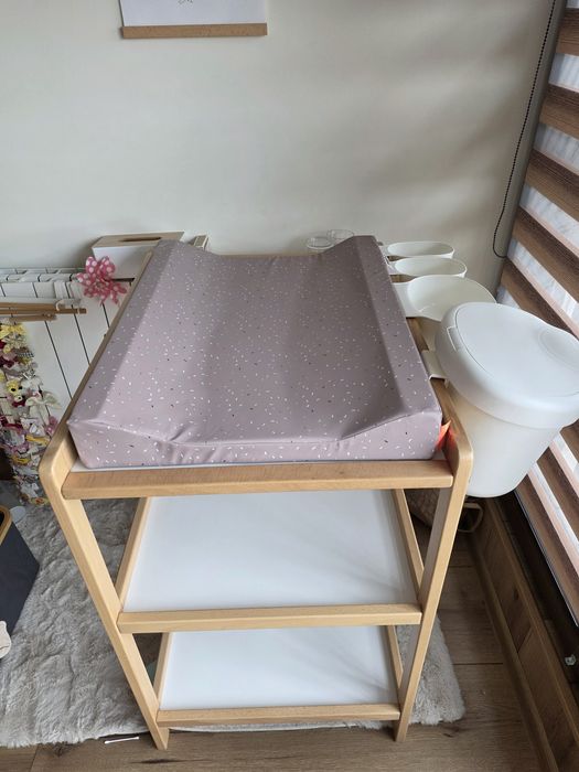 Повивалник, подложка, органайзери и кофа за памперси