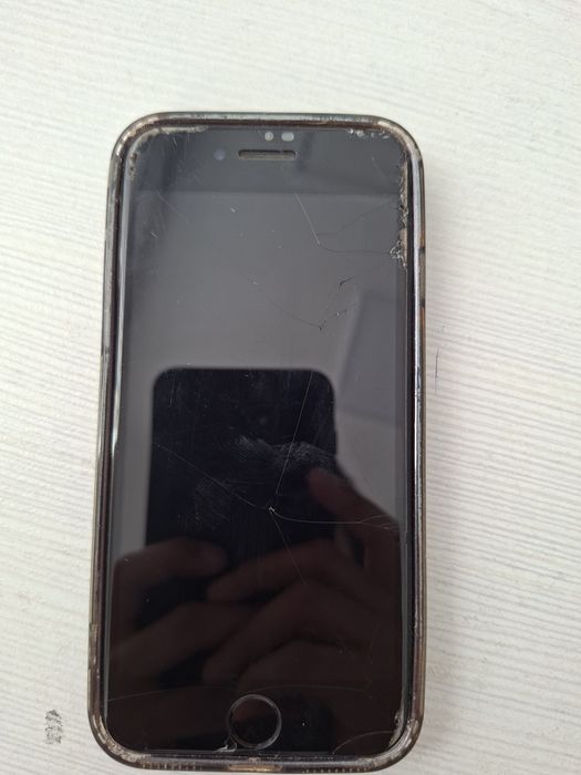 Айфон 8 минусы снизу