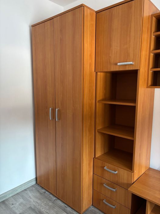 Mobilă de dormitor sau camera copii – stare bună +masa birou