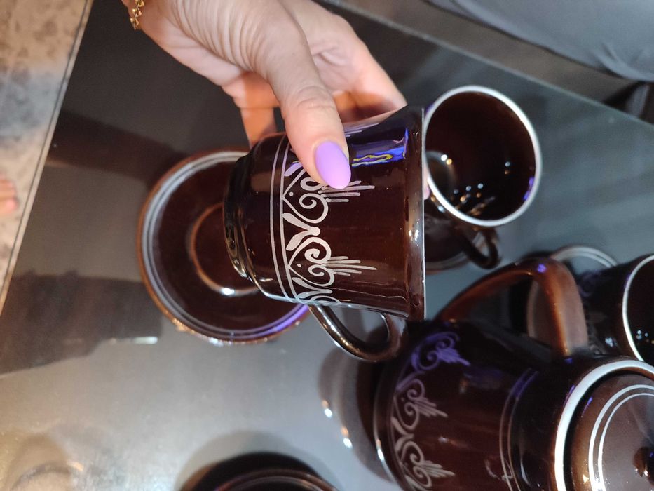 Битови чаши за кафе и греяна ракия