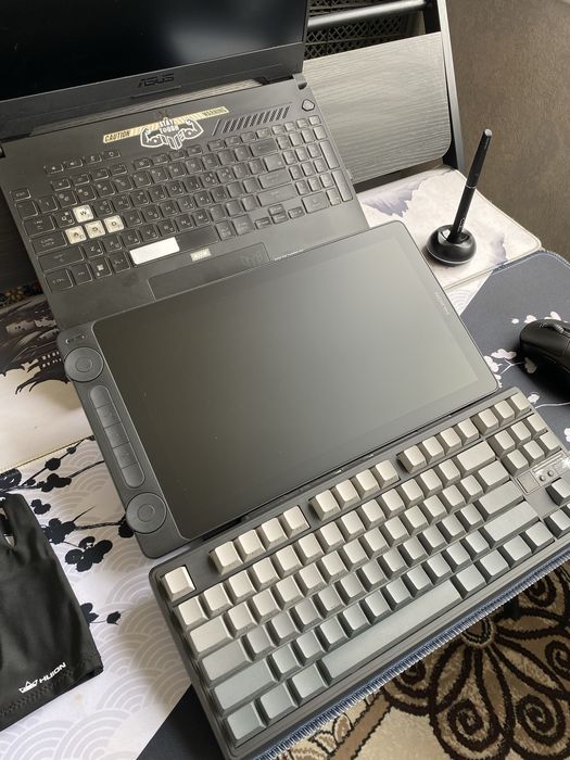 Графический планшет с Экраном Huion Kamvas 13 Gen3 2025 + подставка