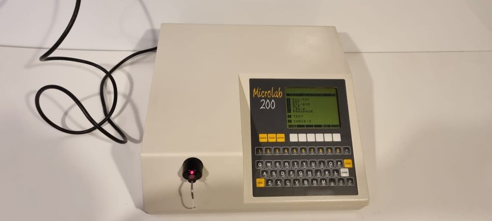 Aparat medical Microlab 200