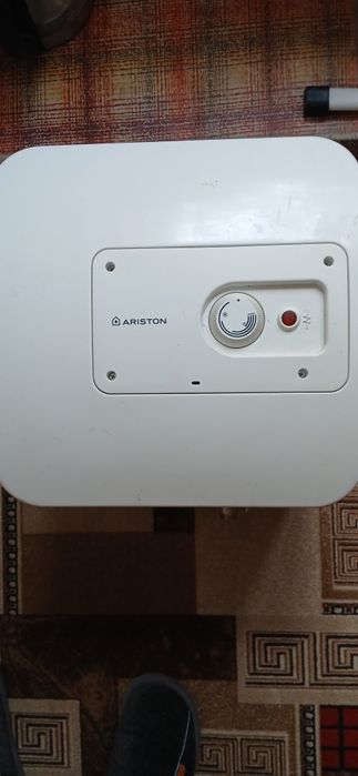 Водонагреватель Аристон