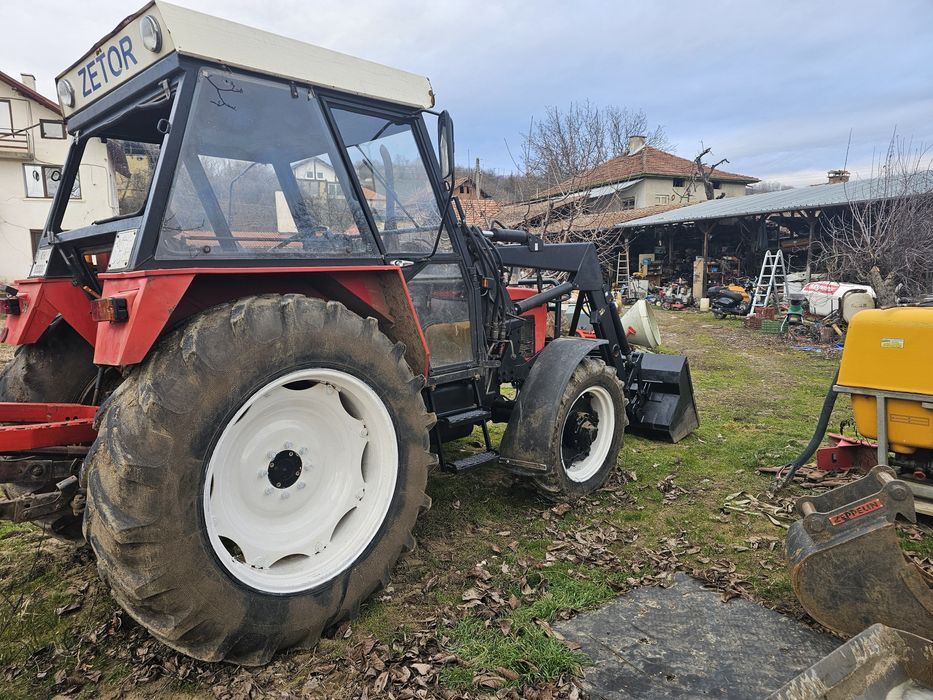 Трактор с челен товарач Зетор zetor 7745