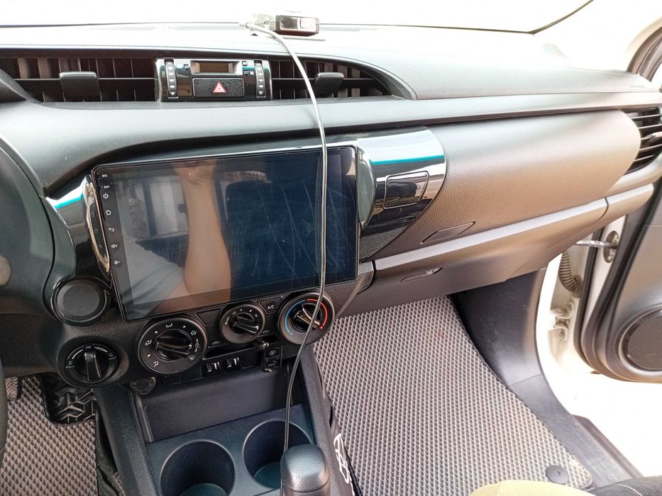 Toyota Hilux 2021 год