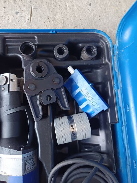 Uponor Presa de sertizat pexal Viega geberit  novopress