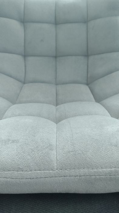 НОВИ - 2 бр. високи столове с дамаска кадифе