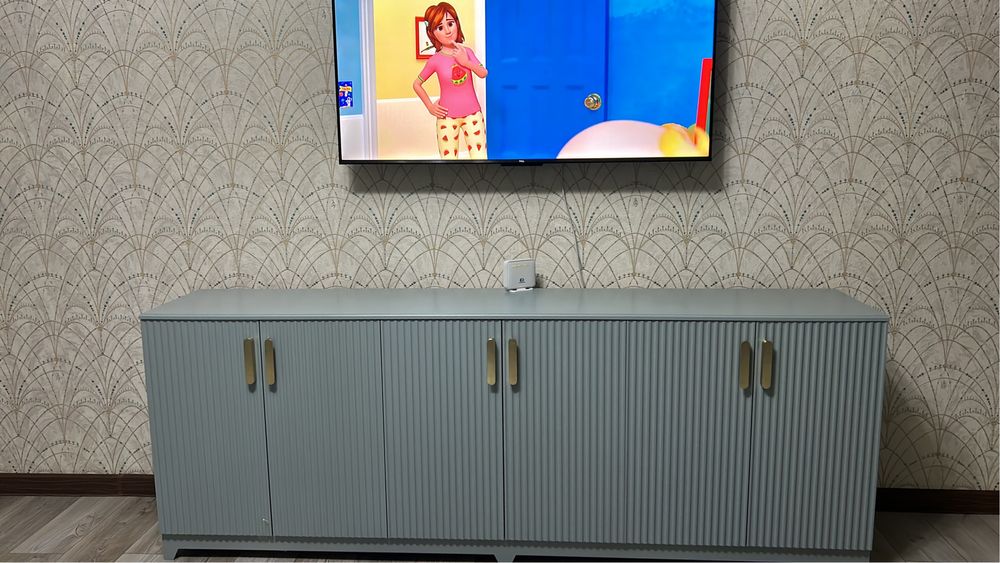 Продаю срочно шкаф комод