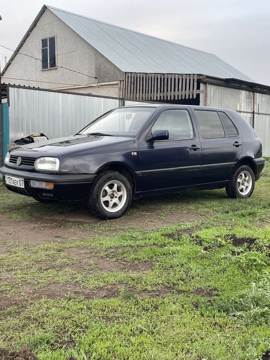 Гольф 3 обем 1,8 год 1992