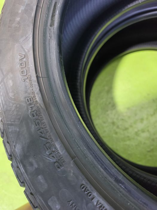 2 бр зимни 245/45/18 Goodyear