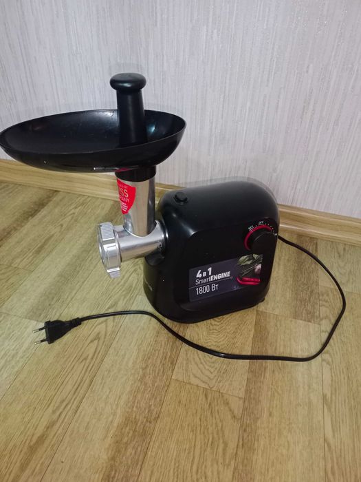 Продам мясорубку Polaris