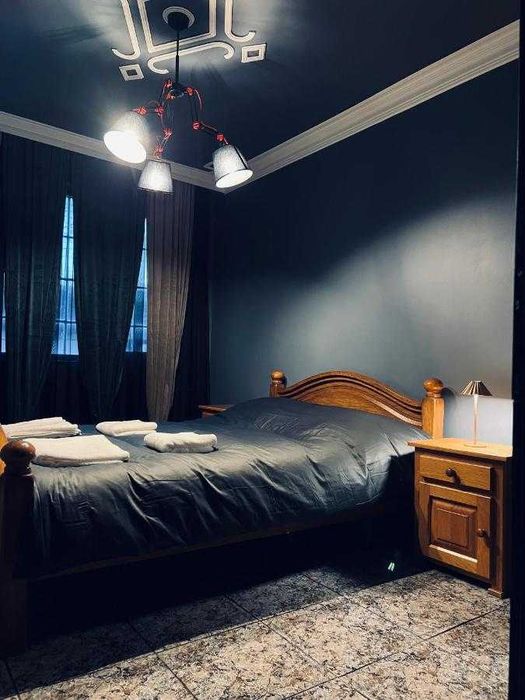 ЕЛЕГАНТЕН напълно обзаведен апартамент в ЦЕНТЪРА на гр. Карлово