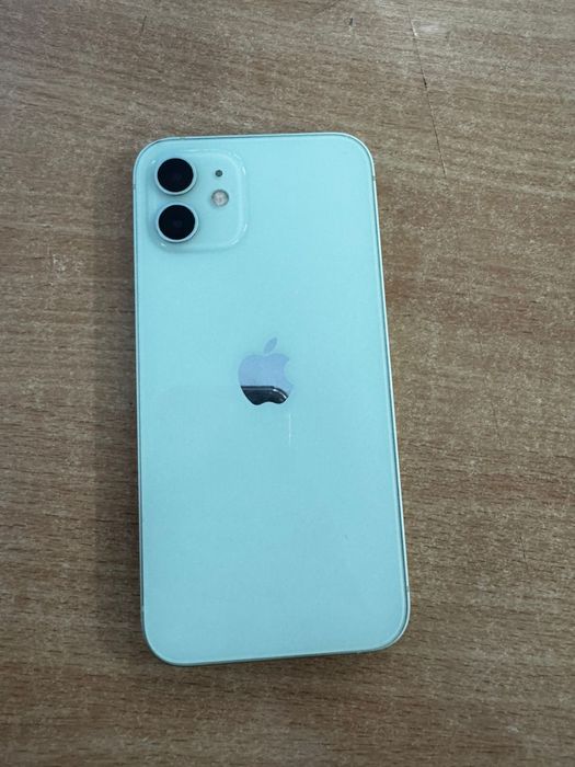 Айфон 12 в идеальном состоянии