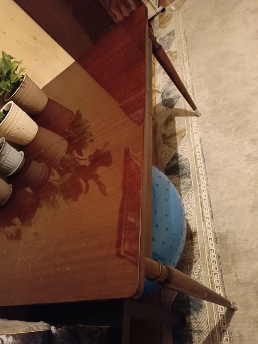 Продам шкаф и стол