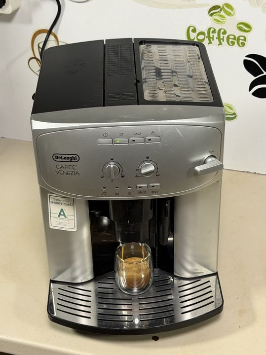 Кафемашина кафе автомат delonghi caffe Venezia с гаранция