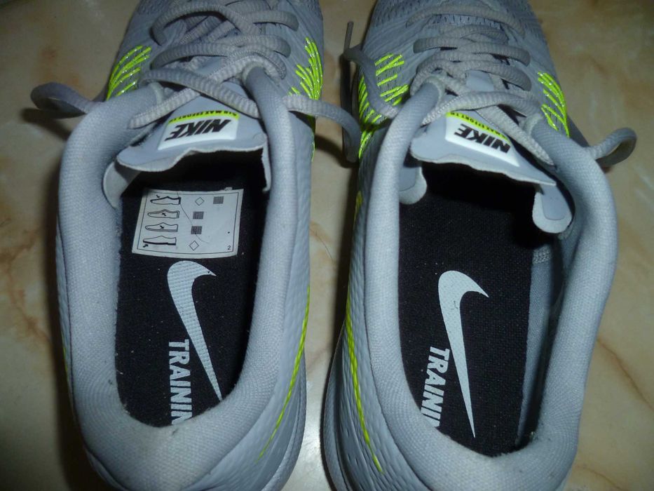 NIKE Air Max маратонки №44