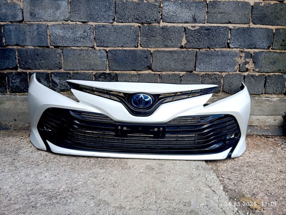 Бампер Toyota Camry 70