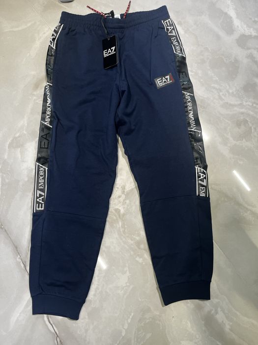 Pantaloni de trening Regular Fit EA7 Emporio Armani