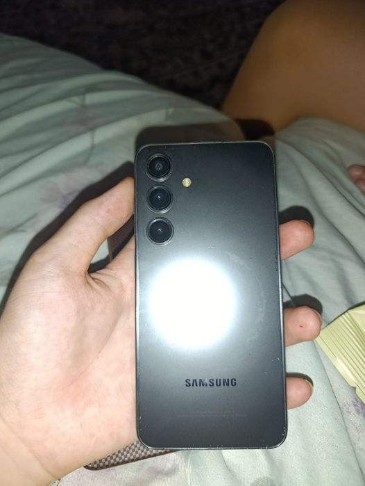 Samsung s24 8/128