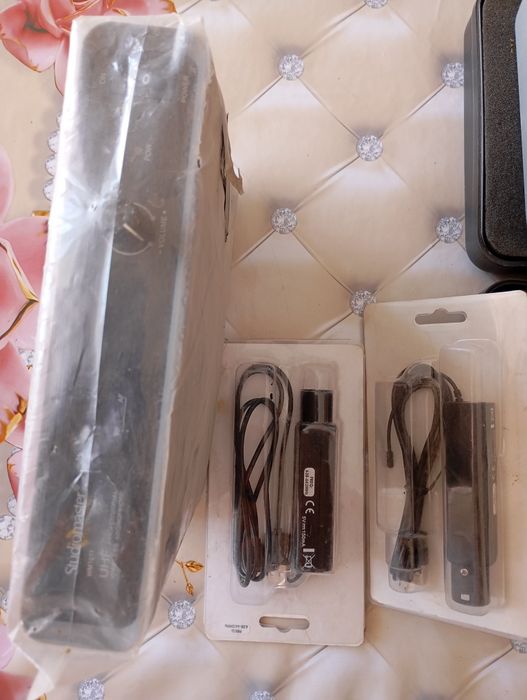 Звуковая карта. Микрафон пульт для микрафона и переходник для видео