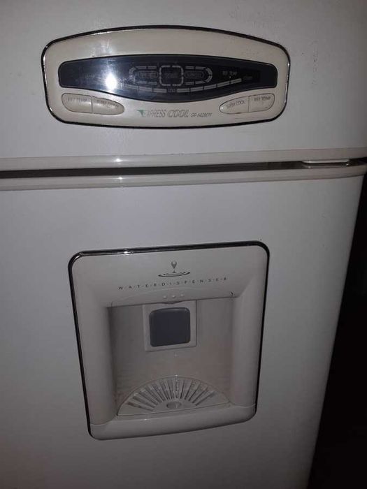 Большой холодильник LG 526 литров.Высота 179.Ширина 83. Глубина 72см