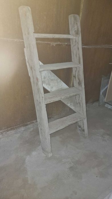 Лестница в смотровую яму