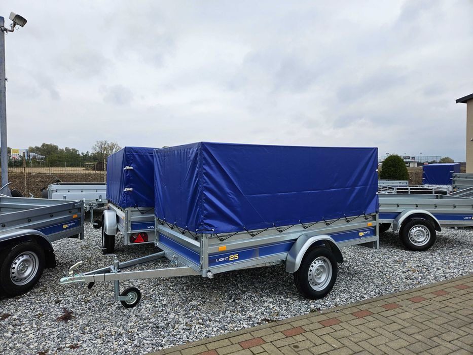 Remorca , remorci   750 kg cu prelata