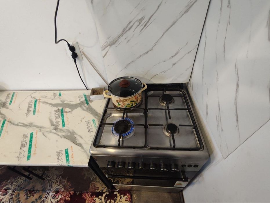 Уй сотилади. Срочно Урта чирчик хокимятига якин жой к