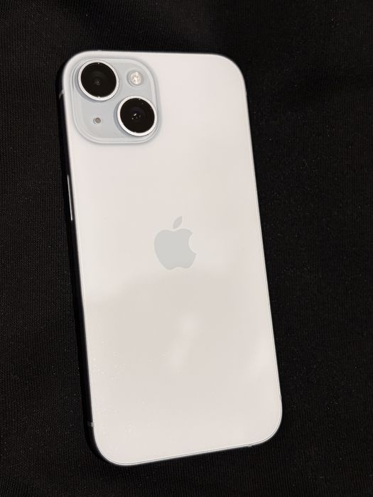 IPhone 15 (голубой)