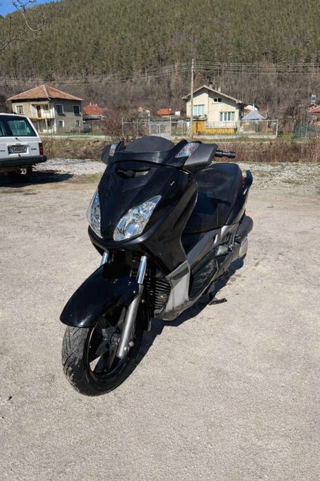Продавам YAMAHA X-max 250i