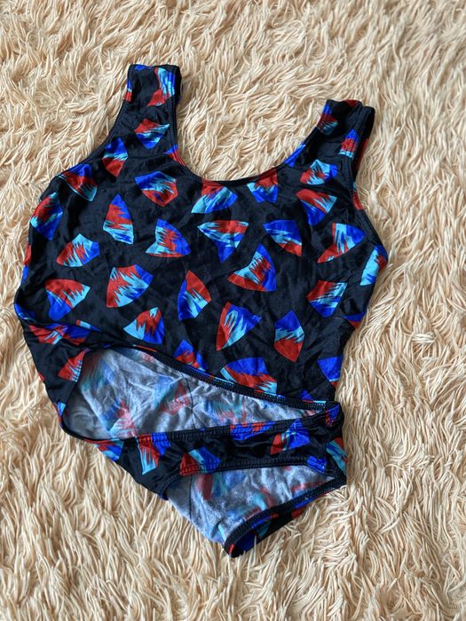 Продам купальники слитные