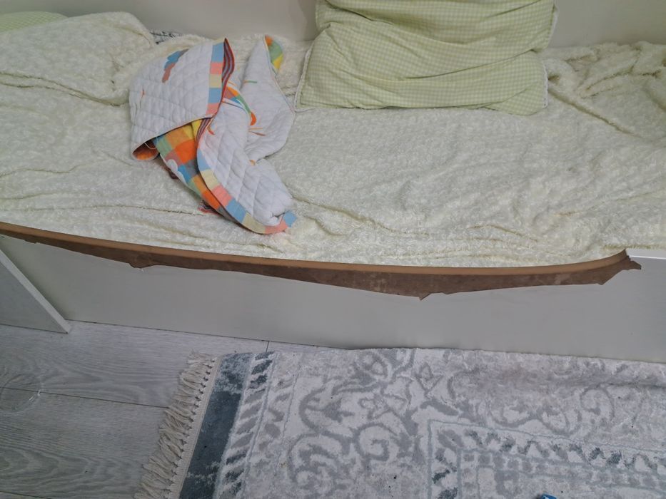 Двухъярусная кровать