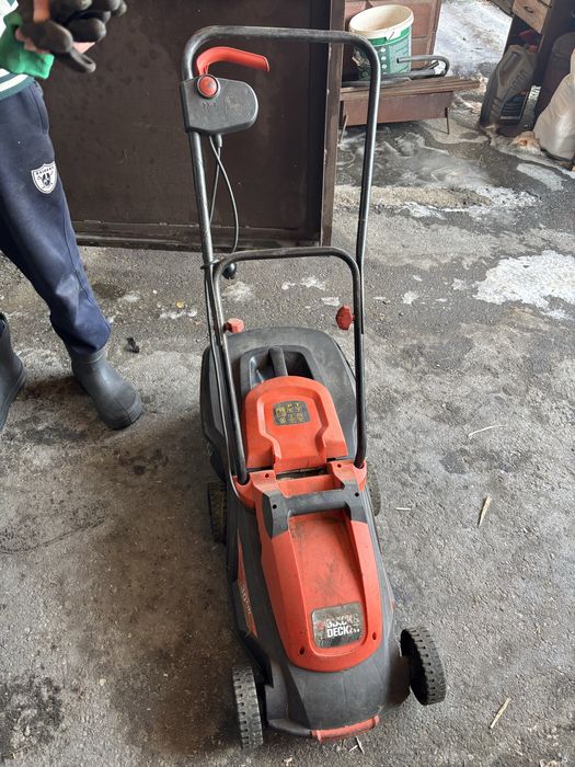 Газонокосилка электрическая