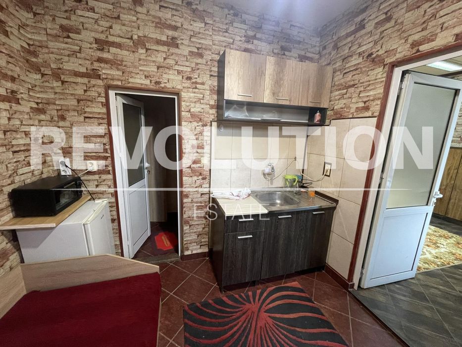 Дава се под наем Едностаен апартамент в Варна, Център - 32 кв.м за 300 € - Снимка #1