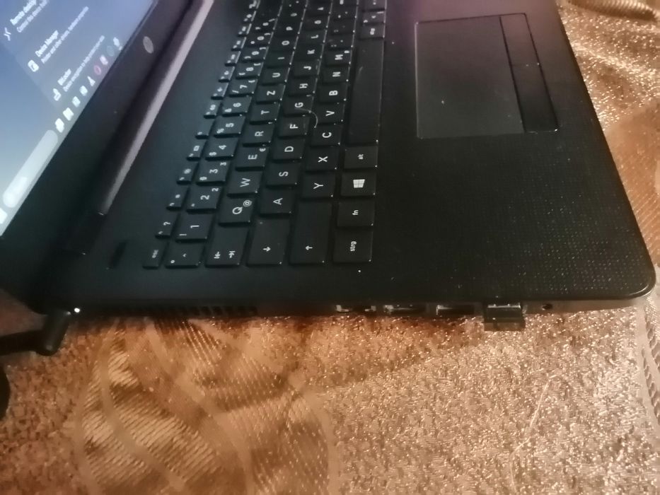 HP 15-bs1xx  Intel Core i5 8250