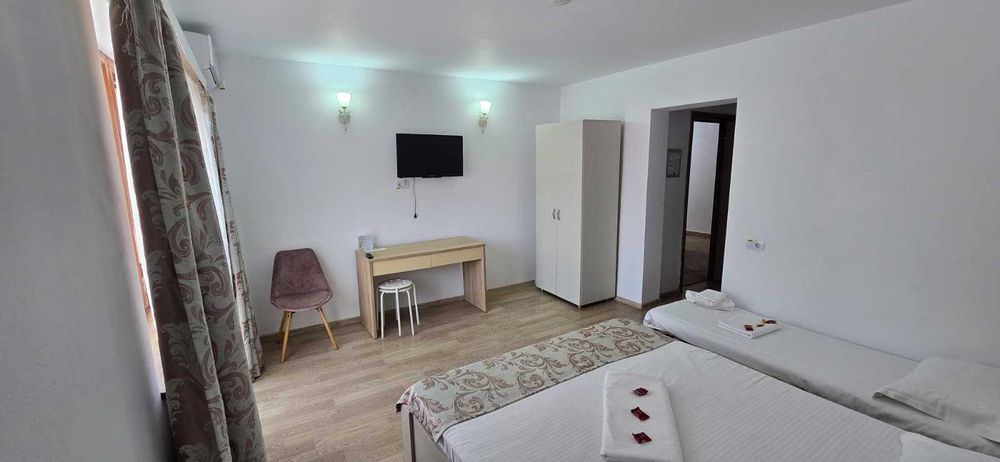 Pensiune, 10 Camere, Complet Funcțională în Eforie Nord