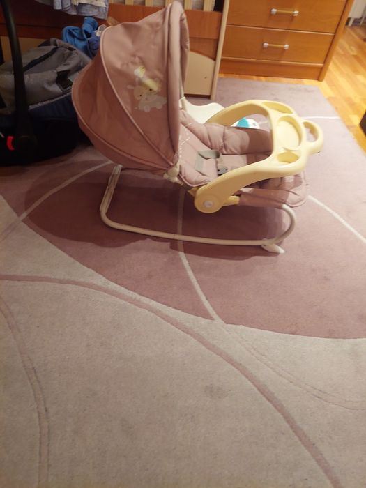 Детски шезлонг люлеещ