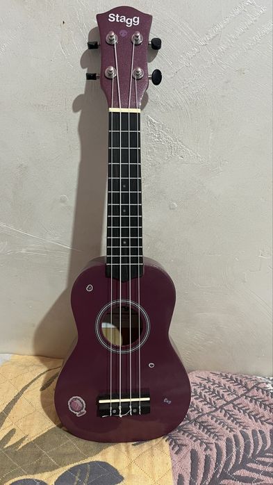 Укулеле Stagg, фиолетовый