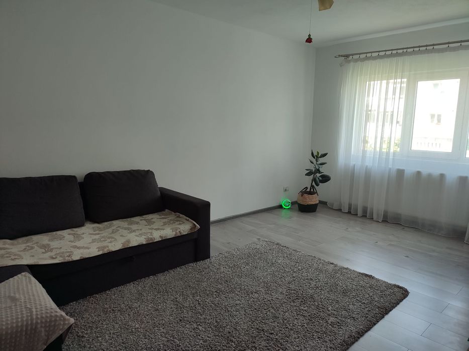 Vând apartament in Curtea de Arges decomandat,56mp², zona Confectii